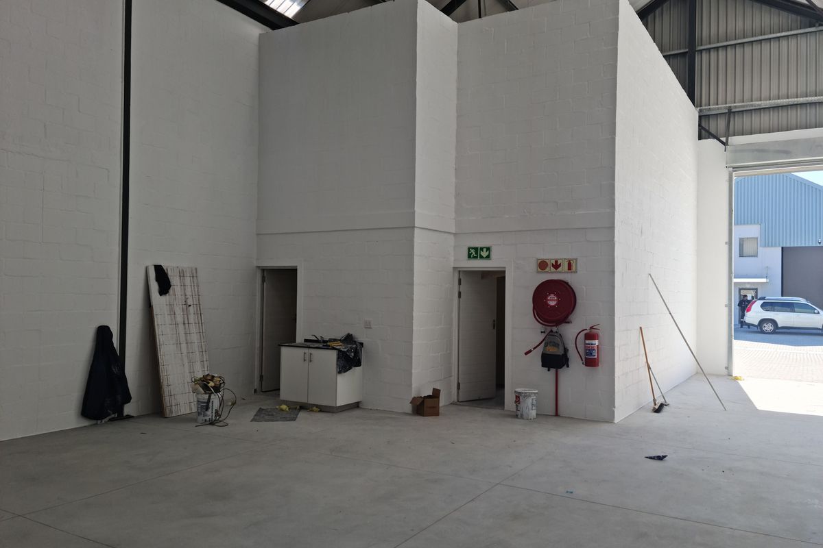 Brand New 333m2 Industrial Warehouse To Let in Firgrove , Somerset West. - Photo 3