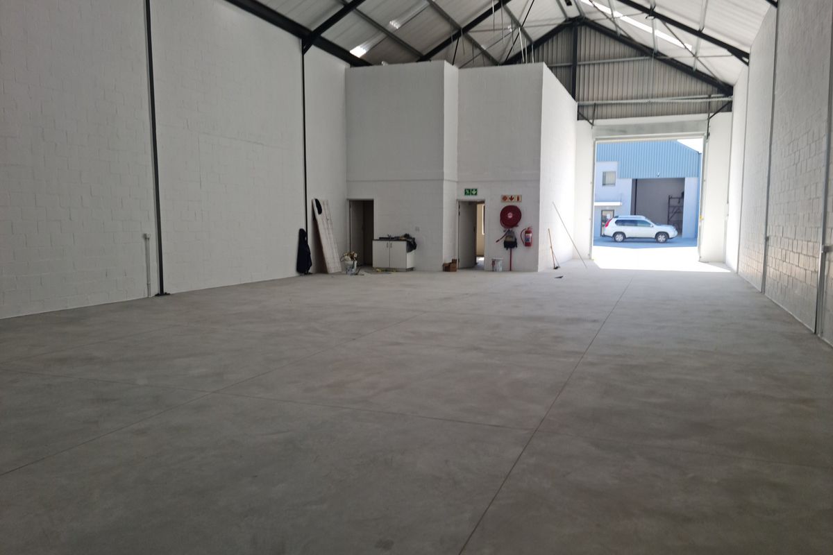 Brand New 333m2 Industrial Warehouse To Let in Firgrove , Somerset West. - Photo 2