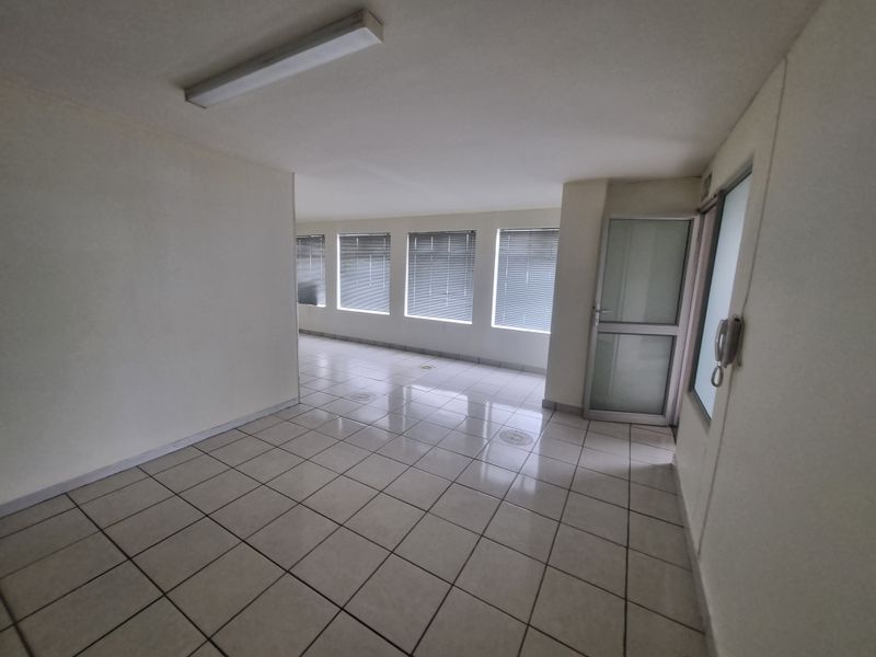 340m2 Industrial Factory Warehouse To Let in Brackenfell Industrial @ R27 200.00 excluding VAT - Photo 6