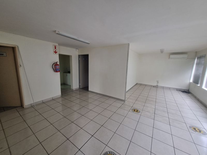 340m2 Industrial Factory Warehouse To Let in Brackenfell Industrial @ R27 200.00 excluding VAT - Photo 5