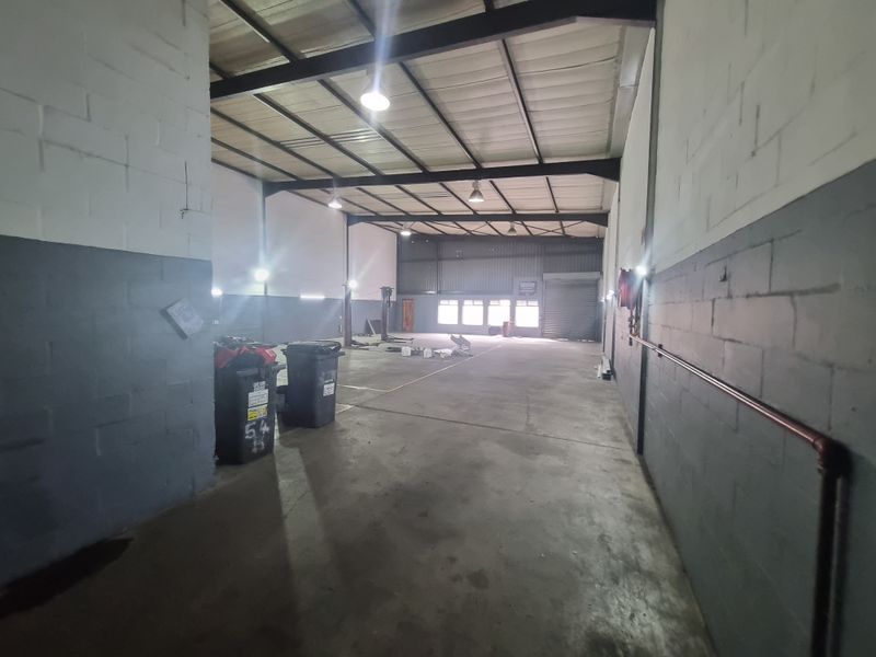 340m2 Industrial Factory Warehouse To Let in Brackenfell Industrial @ R27 200.00 excluding VAT - Photo 4