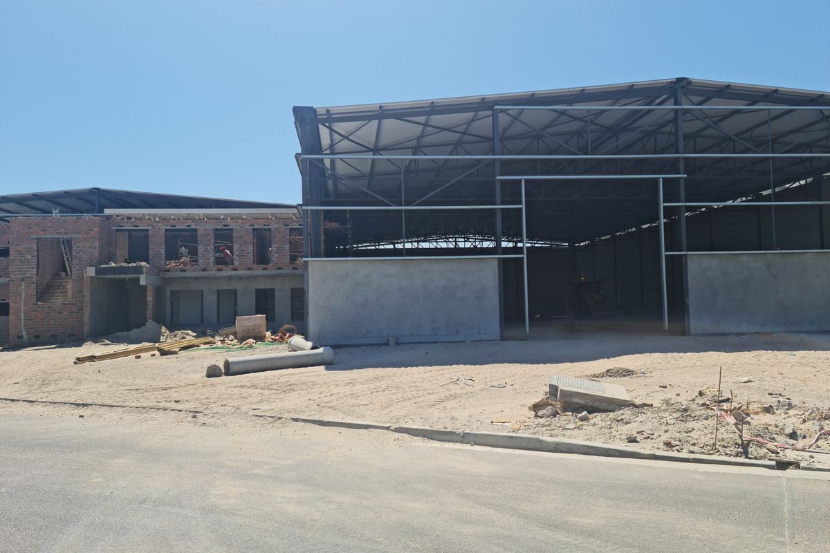Brand New 1930m2 Industrial Warehouse To Let in Firgrove , Somerset West - Photo 3