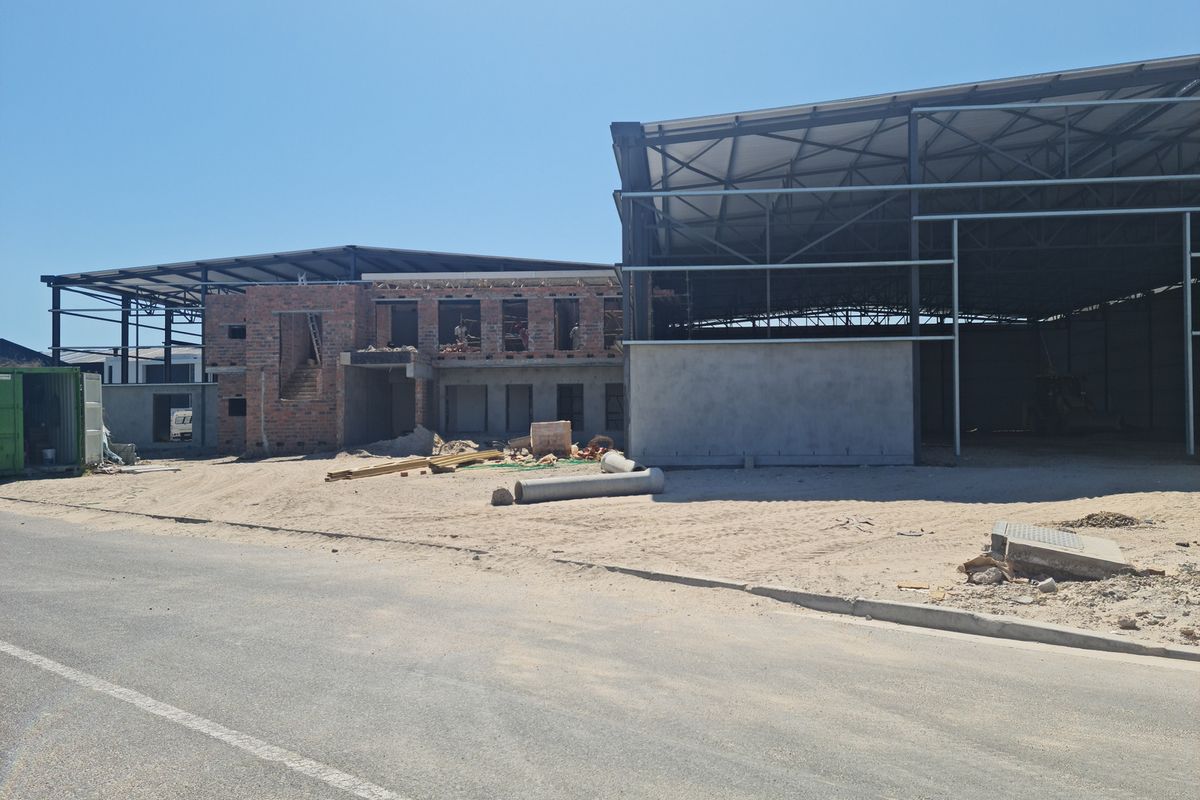 Brand New 1930m2 Industrial Warehouse To Let in Firgrove , Somerset West - Photo 2