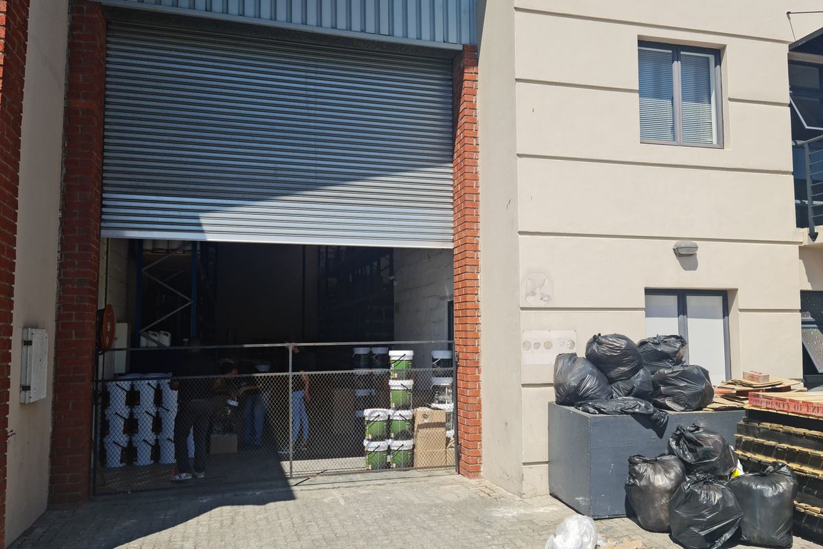 370m2 Warehouse To Let in Saxenburg Park , Blackheath. - Photo 4