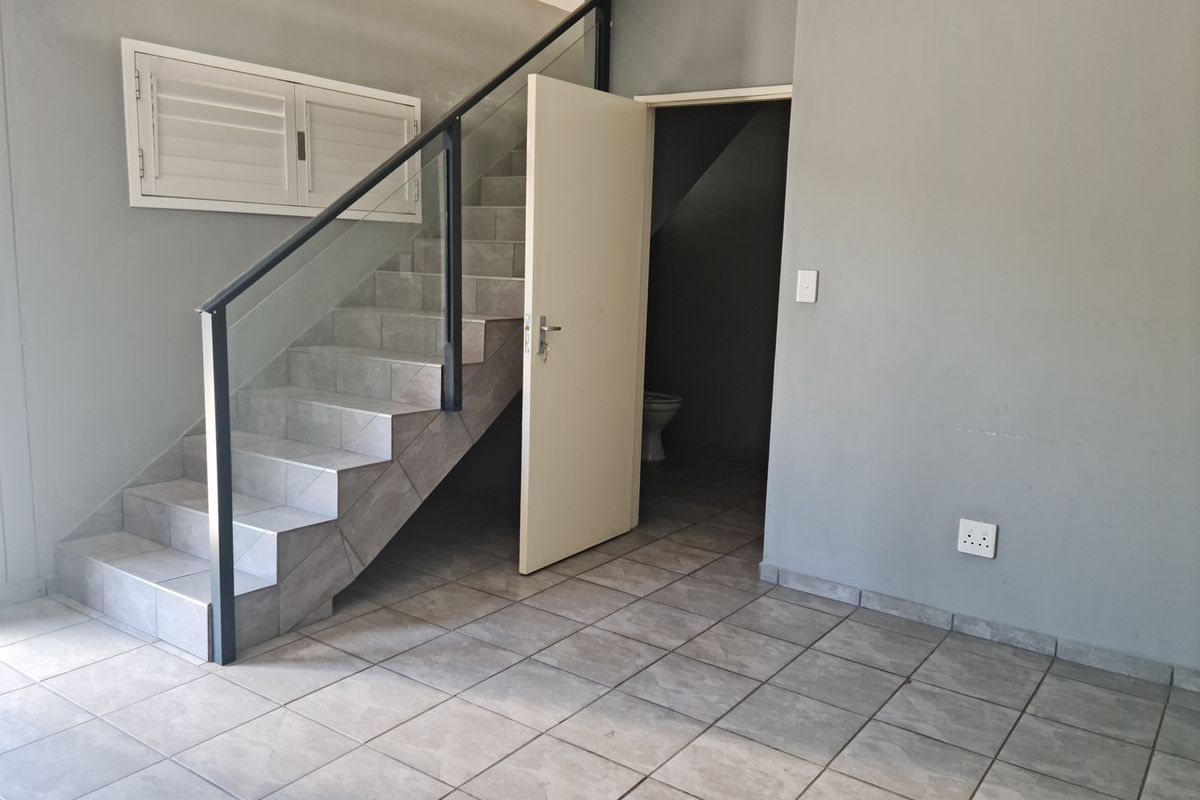 361m2 Industrial Warehouse TO LET in Saxenburg Park, Kuilsriver @ R24000 excluding vat - Photo 5
