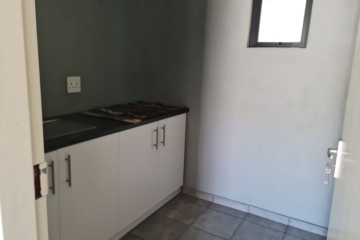 361m2 Industrial Warehouse TO LET in Saxenburg Park, Kuilsriver @ R24000 excluding vat - Photo 4