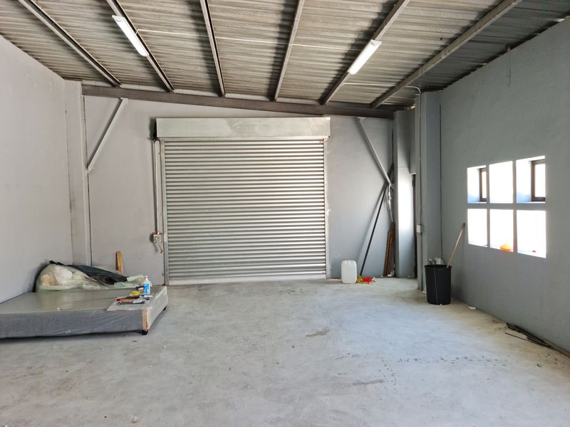 +- 500m2 Industrial Factory with Big Office Component To Let in the Strand. - Photo 2