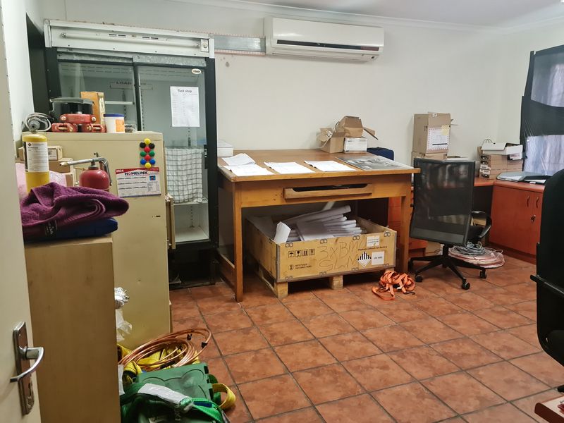 866m2 Industrial Warehouse TO LET in Saxenburg Park - Photo 8