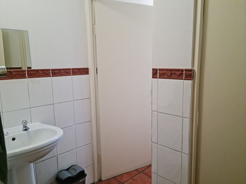 866m2 Industrial Warehouse TO LET in Saxenburg Park - Photo 7