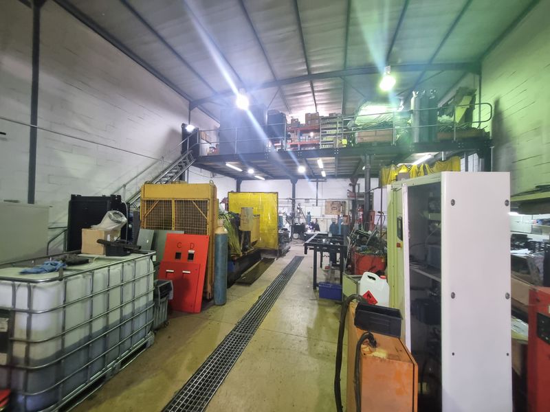 380m2 Industrial Factory Warehouse To Let in Stikland @ R28 500.00 excluding VAT - Photo 6