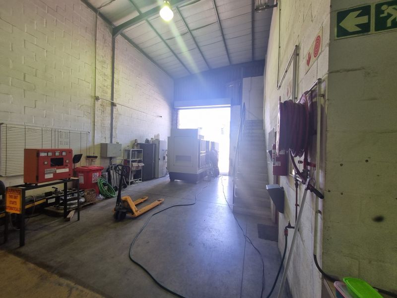 380m2 Industrial Factory Warehouse To Let in Stikland @ R28 500.00 excluding VAT - Photo 5