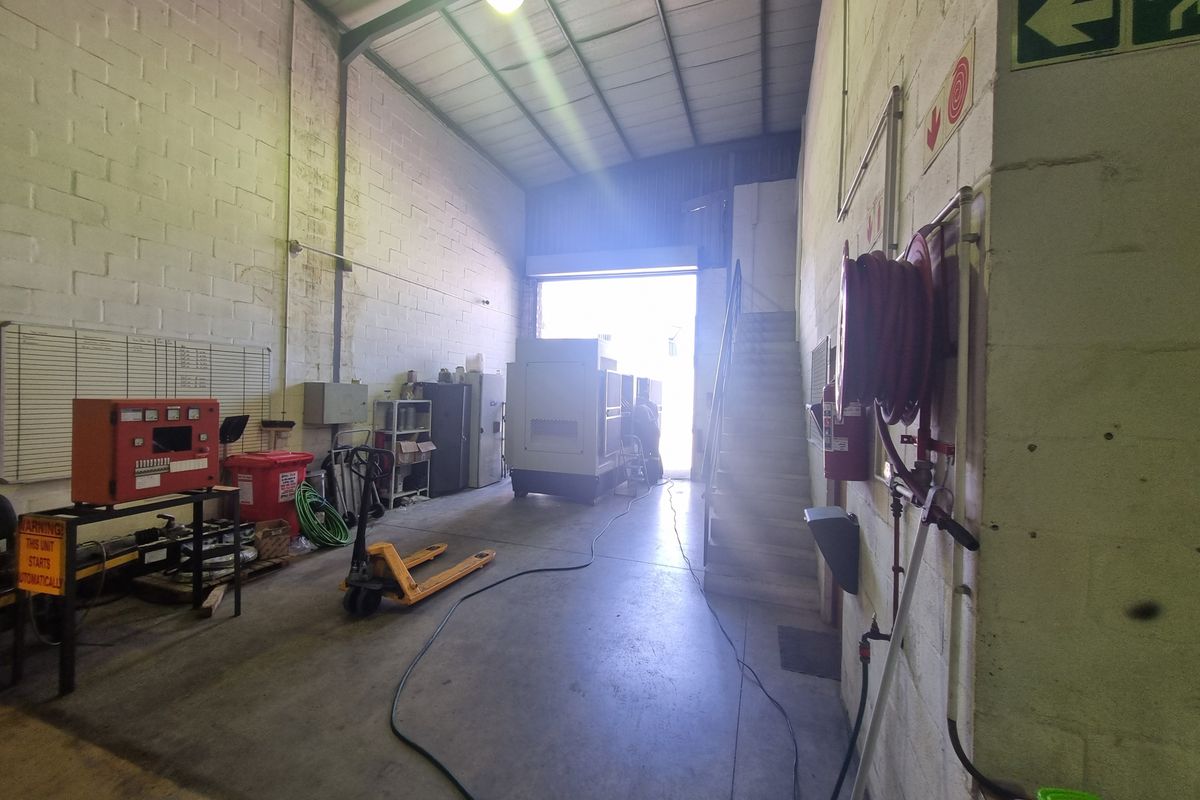 380m2 Industrial Factory Warehouse To Let in Stikland @ R28 500.00 excluding VAT - Photo 5