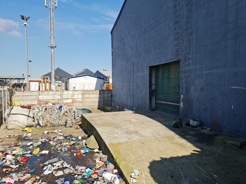 540m2 Factory with Enclosed Yard To Let in Blackheath Industrial. - Photo 8