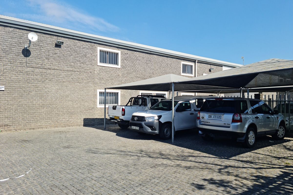 540m2 Factory with Enclosed Yard To Let in Blackheath Industrial. - Photo 5