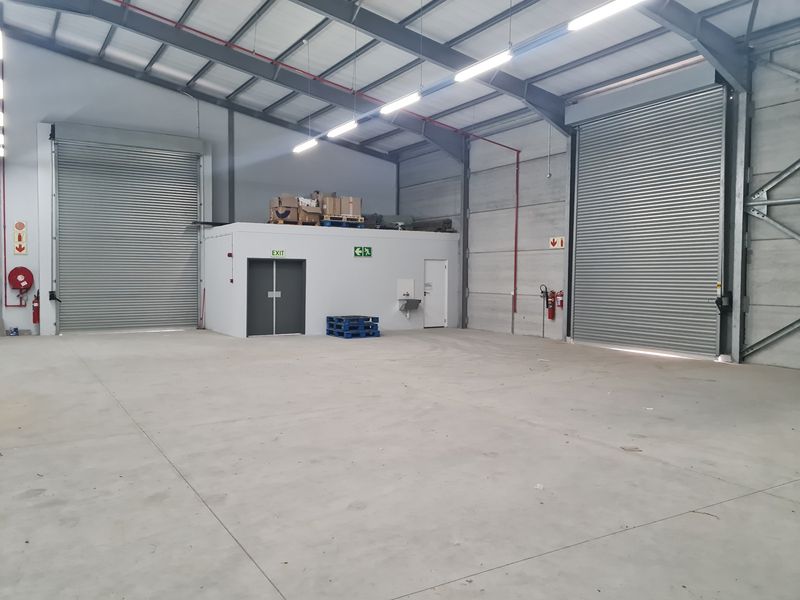 Brand New 591m2 Industrial Warehouse  with 100 Amps To Let in Firgrove , Somerset West. - Photo 10