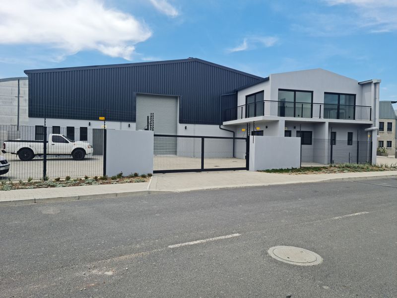 Brand New 591m2 Industrial Warehouse  with 100 Amps To Let in Firgrove , Somerset West. - Photo 4