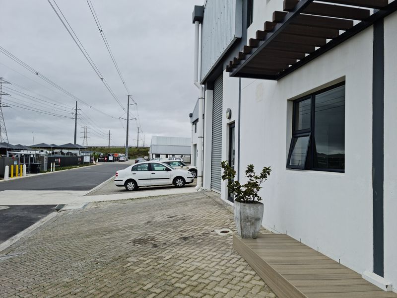 494m2 Warehouse To Let in Firgrove , Somerset West. - Photo 6