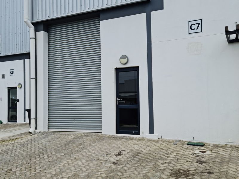 494m2 Warehouse To Let in Firgrove , Somerset West. - Photo 5