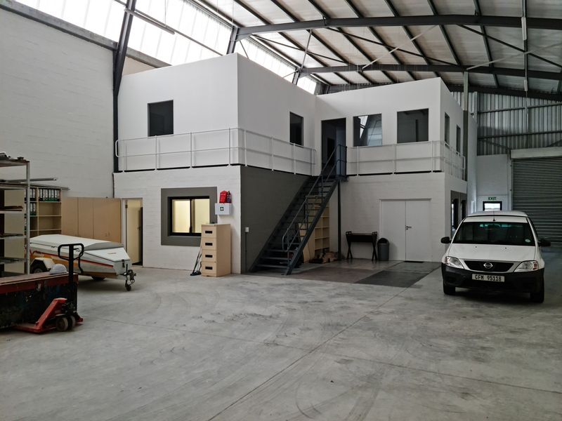 494m2 Warehouse To Let in Firgrove , Somerset West. - Photo 2