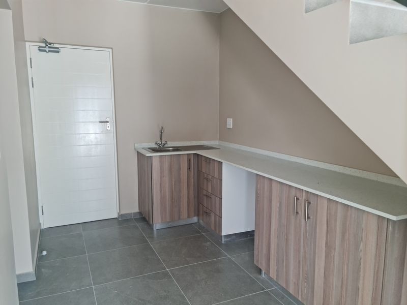 Brand New  210m2 Industrial Warehouse To Let in Firgrove , Somerset West. - Photo 6