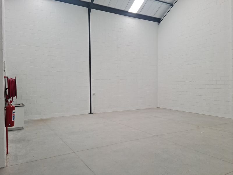 Brand New  210m2 Industrial Warehouse To Let in Firgrove , Somerset West. - Photo 5