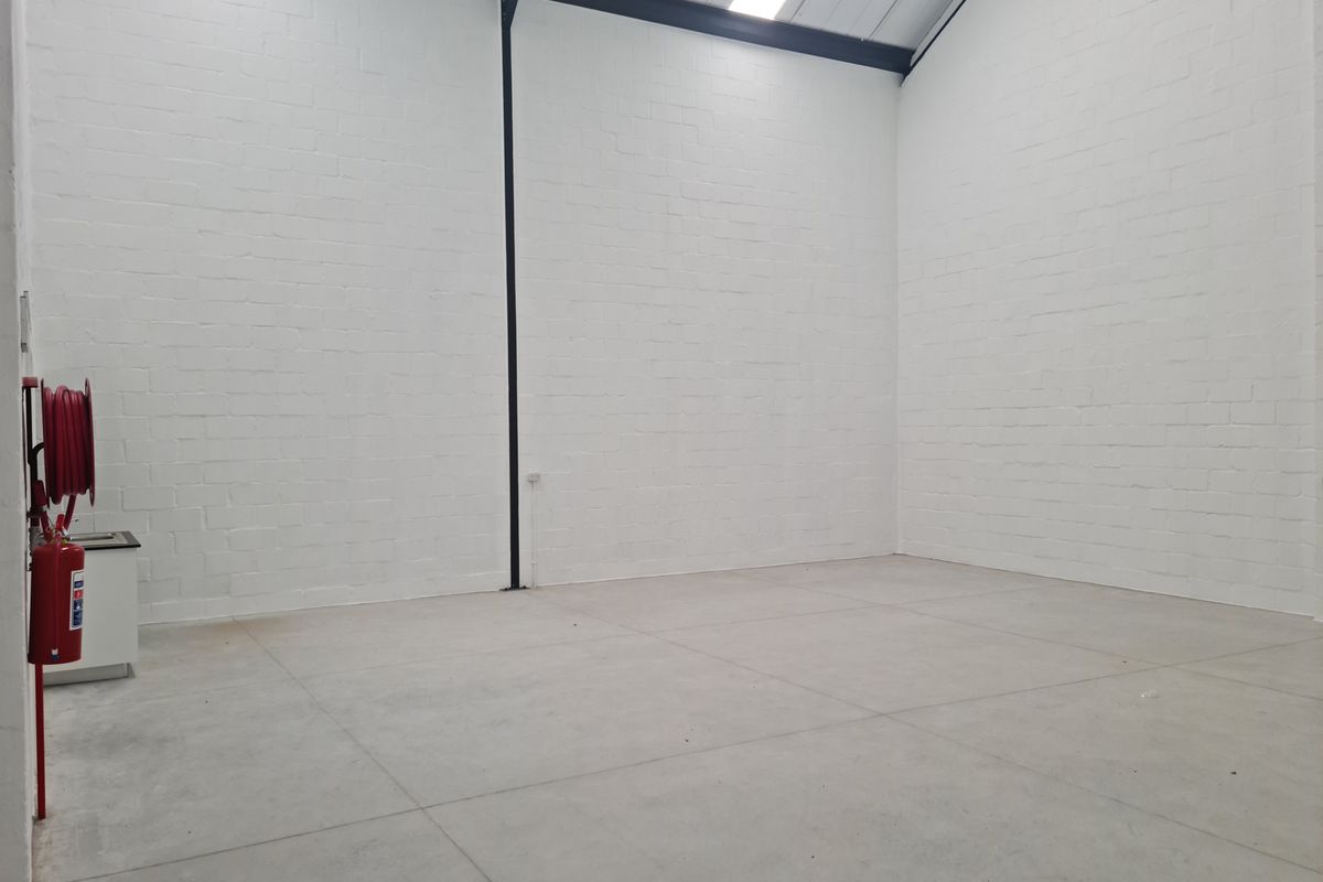 Brand New  210m2 Industrial Warehouse To Let in Firgrove , Somerset West. - Photo 5