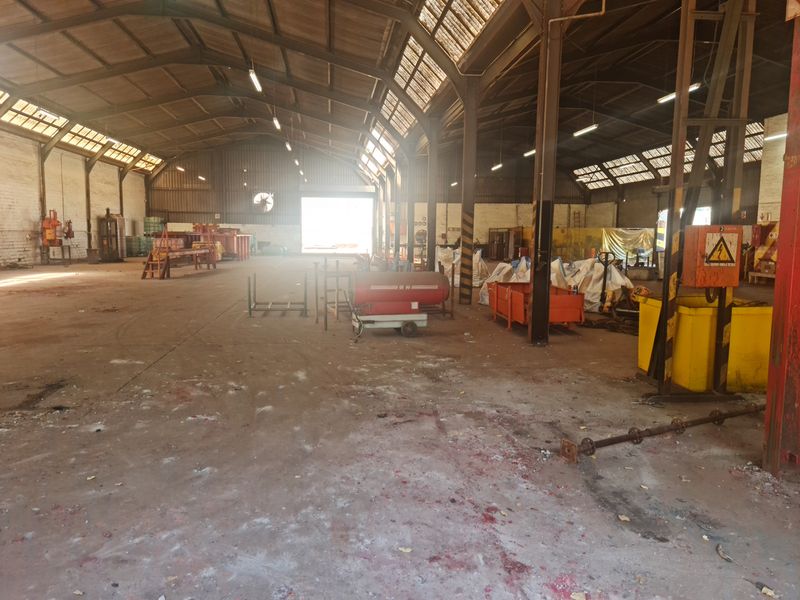1540m2 Warehouse with 2850m2 paved Yard TO LET  in Blackheath Industrial. - Photo 6