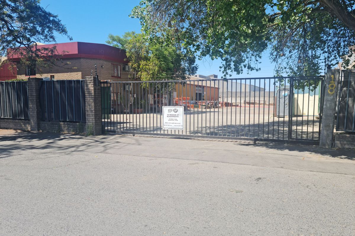 1540m2 Warehouse with 2850m2 paved Yard TO LET  in Blackheath Industrial. - Photo 4