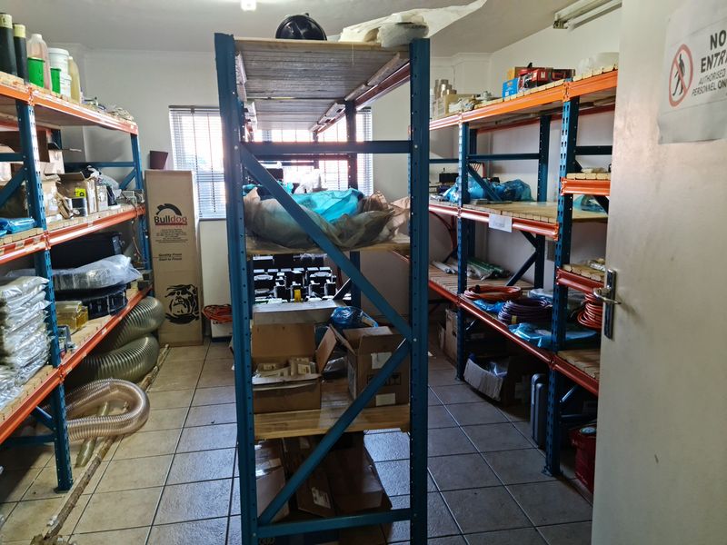 555m2 Warehouse TO LET in Saxenburg Park, Blackheath. - Photo 8