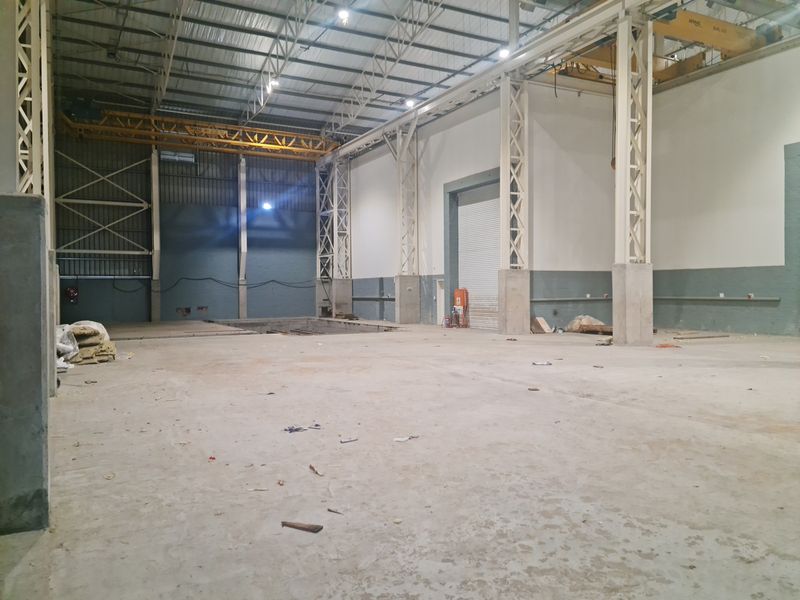 1808m2 Industrial Warehouse To Let in Blackheath. - Photo 3