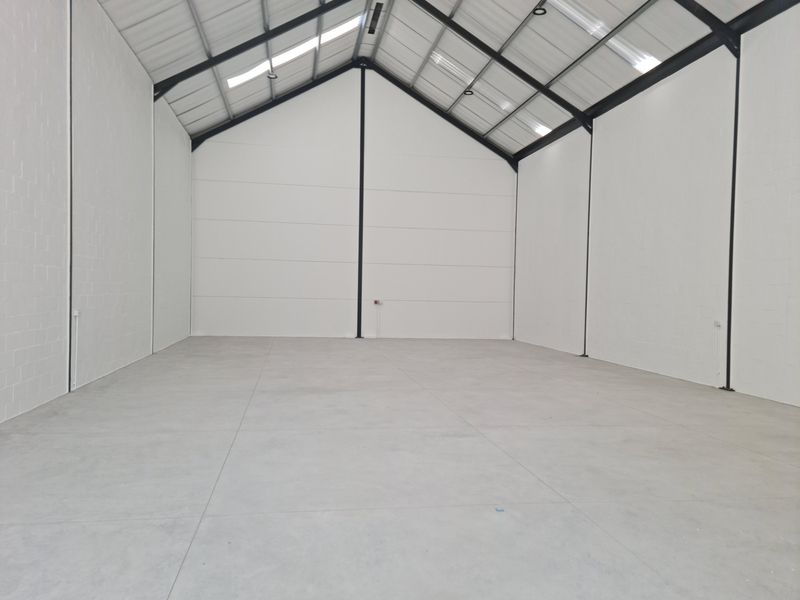 331m2 Industrial Property To Let in Firgrove , Somerset West. - Photo 9