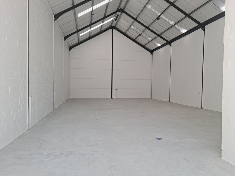 331m2 Industrial Property To Let in Firgrove , Somerset West. - Photo 8