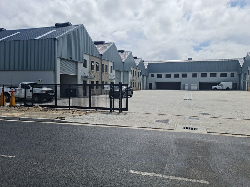 331m2 Industrial Property To Let in Firgrove , Somerset West. - Photo 6