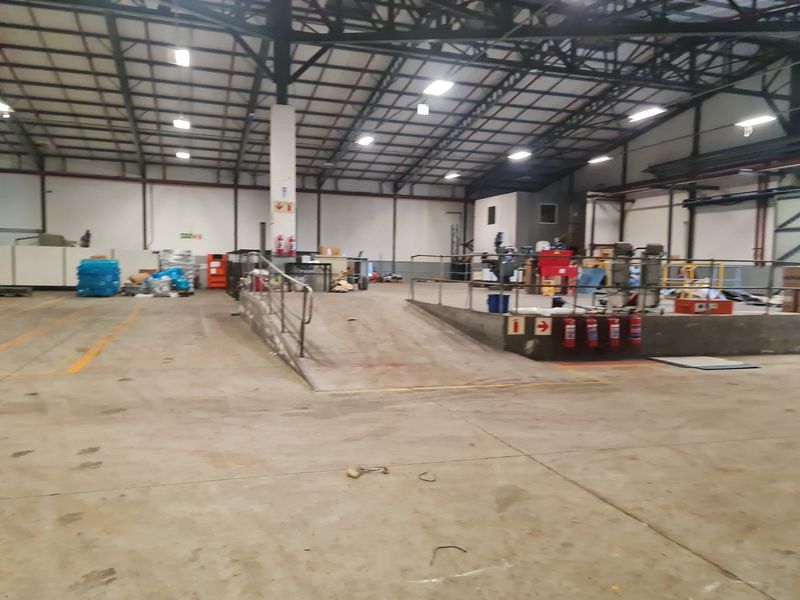 Modern 11100m2 Industrial Property  TO LET in Somerset West - Photo 6