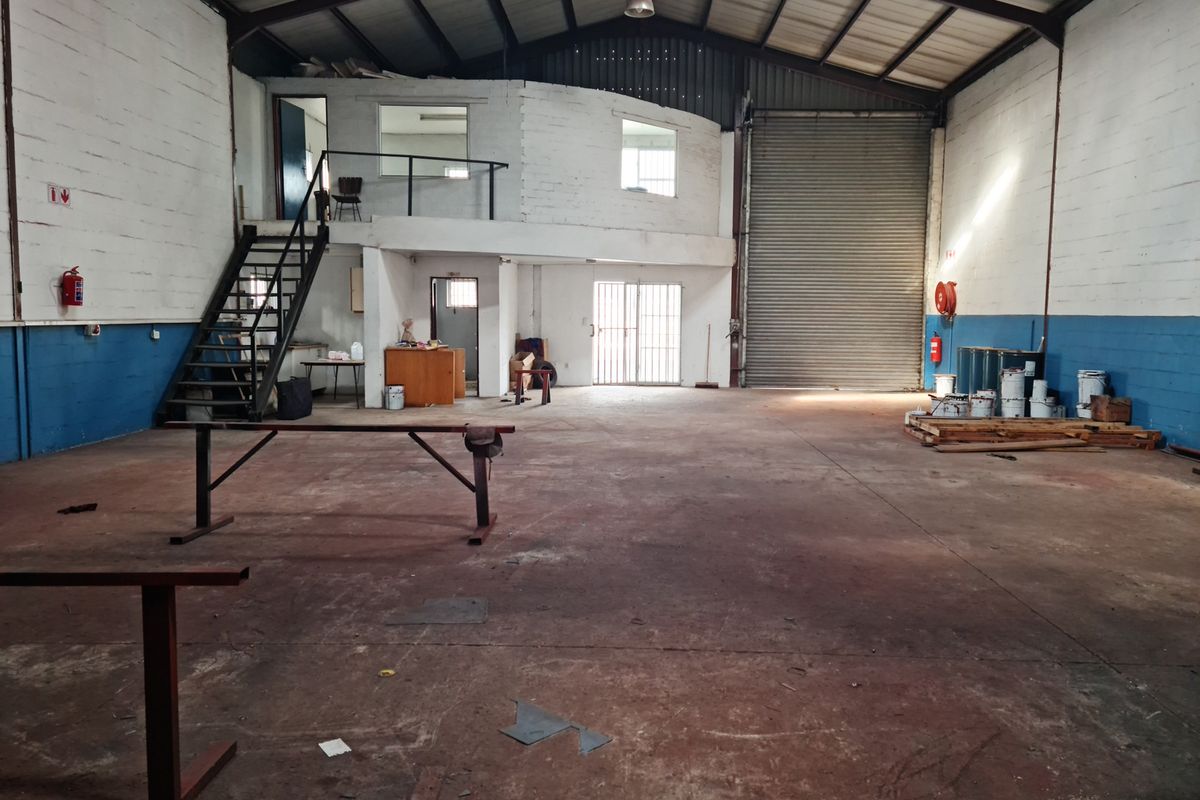 274m2 Factory Warehouse To Let in the Strand - Photo 4