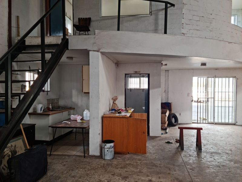 274m2 Factory Warehouse To Let in the Strand - Photo 3