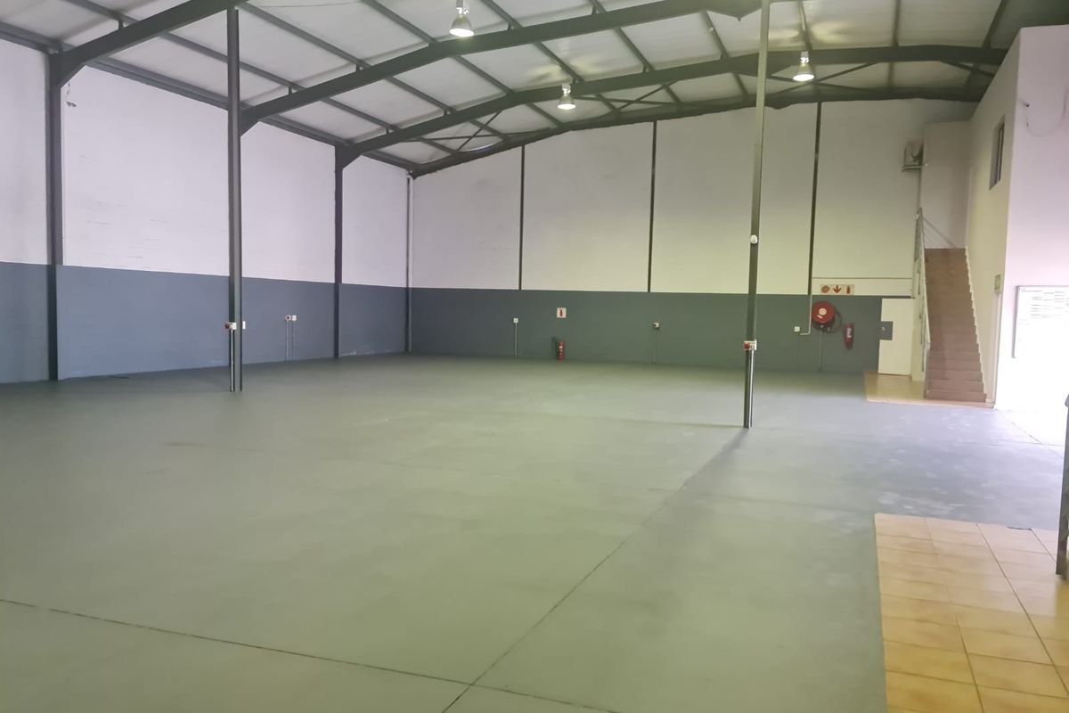 595m2 Warehouse with small enclosed Yard Area TO LET in Saxenburg Park , Blackheath. - Photo 3