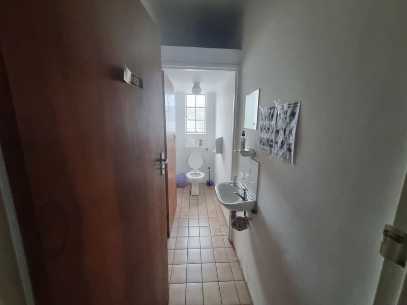 Industrial Warehouse For Sale in Brackenfell - 800m2 - Photo 10