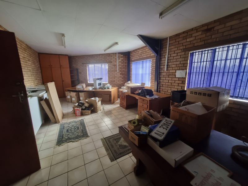 Industrial Warehouse For Sale in Brackenfell - 800m2 - Photo 9