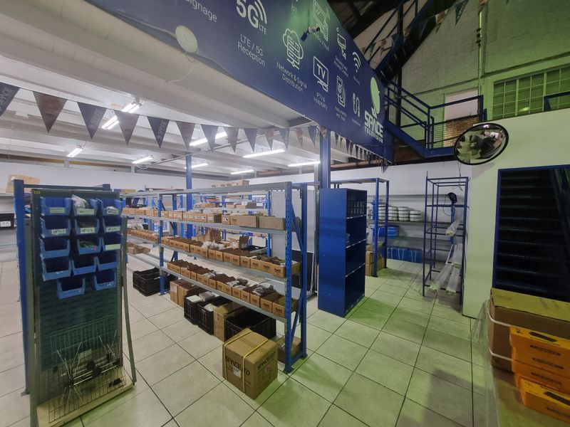 Industrial Warehouse For Sale in Brackenfell - 800m2 - Photo 6