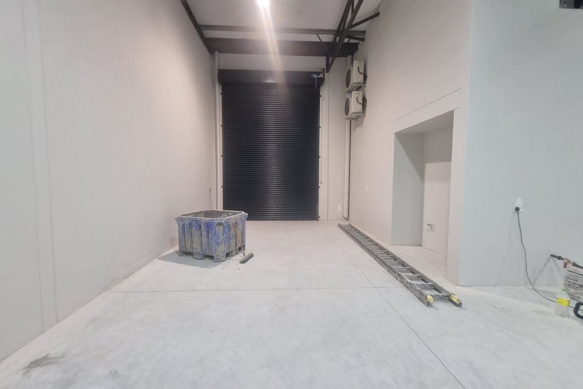 343m2 Industrial  Warehouse Unit / To Let in Kraaifontein @ R 36 015.00  excluding VAT - Photo 5