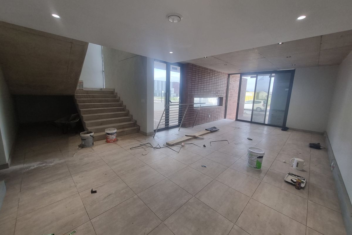 343m2 Industrial  Warehouse Unit / To Let in Kraaifontein @ R 36 015.00  excluding VAT - Photo 4