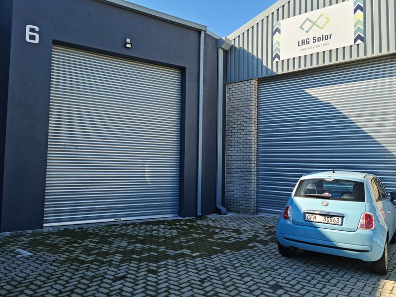 Modern Industrial Warehouse To Let in Firgrove , Somerset West - 542m2 - Photo 2