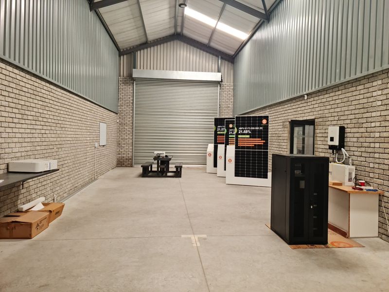 Modern Industrial Warehouse To Let in Firgrove , Somerset West - 542m2 - Photo 9