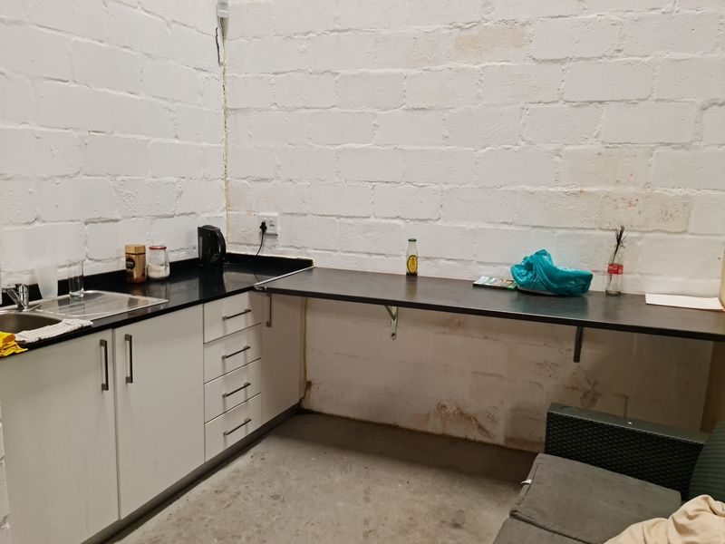 Modern Industrial Warehouse To Let in Firgrove , Somerset West - 542m2 - Photo 5