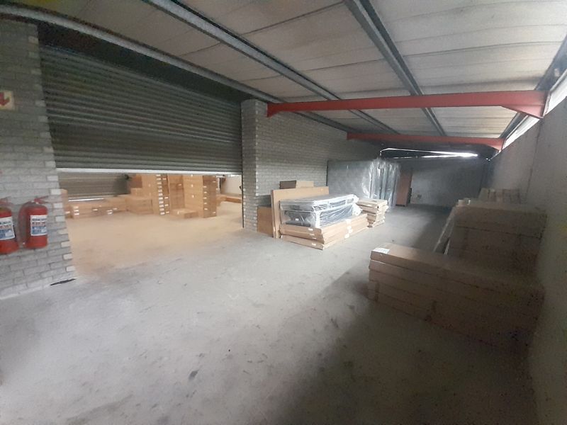 400m2 Industrial  Factory Unit To Let in Brackenfell @ R 26 000.00  excluding VAT - Photo 10