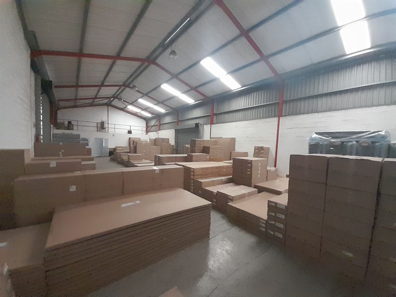 400m2 Industrial  Factory Unit To Let in Brackenfell @ R 26 000.00  excluding VAT - Photo 3
