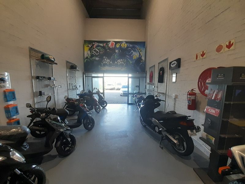 718m2 Industrial Warehouse / Unit To Let in Stikland @ R84 000 excluding VAT - Photo 2