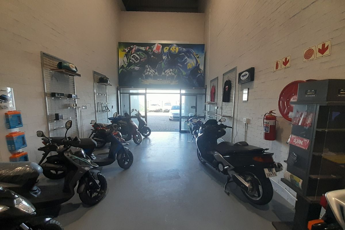 718m2 Industrial Warehouse / Unit To Let in Stikland @ R84 000 excluding VAT - Photo 2