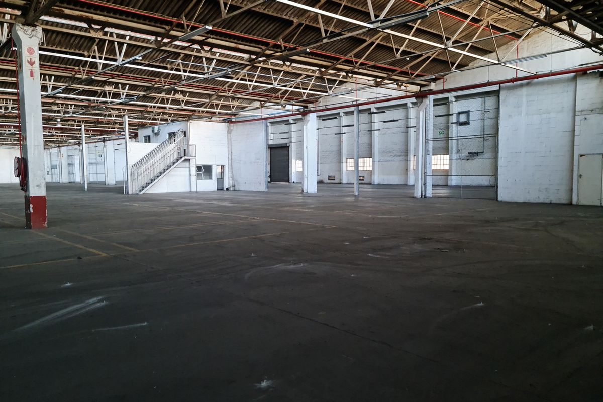 5134m2  Warehouse to let in Blackheath Industria. - Photo 4